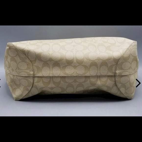 Coach Tote Reversible - Picture 3 of 3